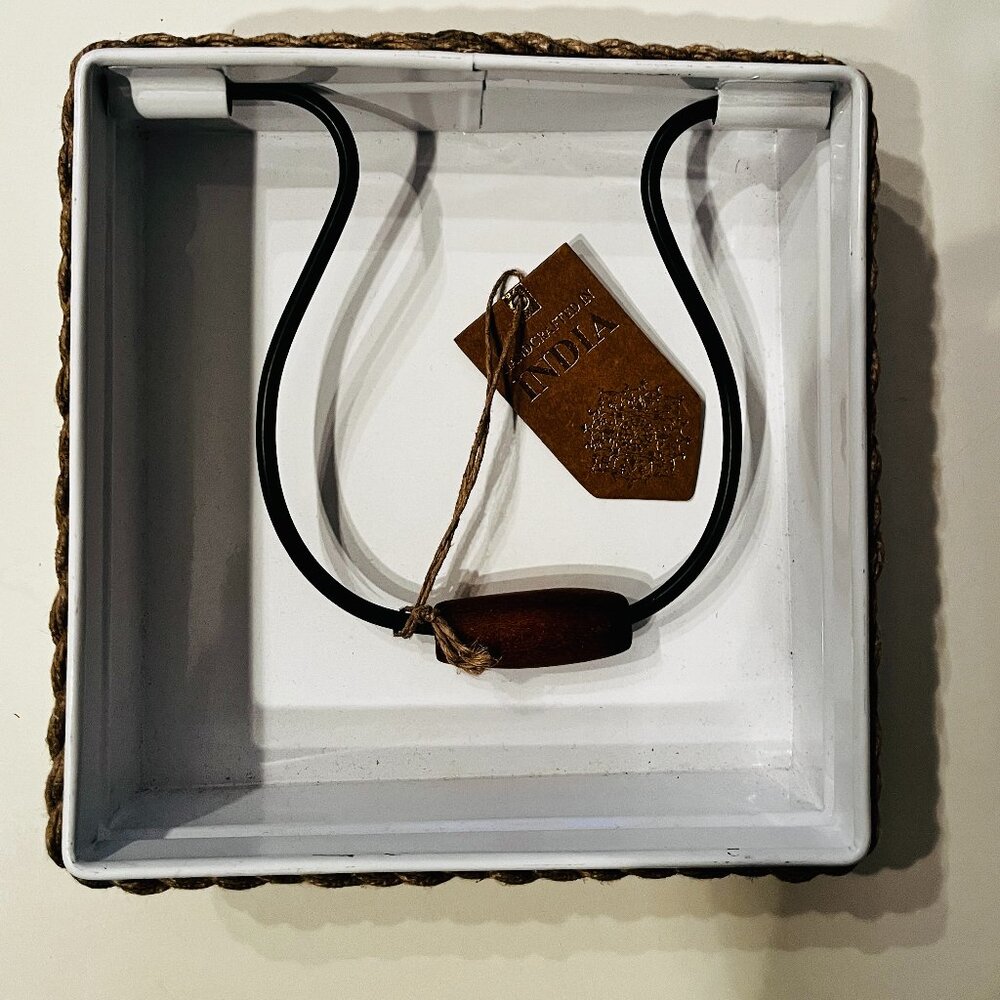 Napkin Holder -‎ Metal White Napkin Holder -Rustic Themed - new